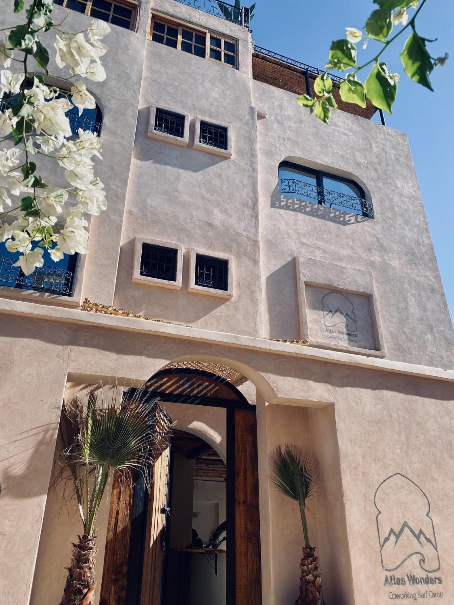 Atlas Wonders Coworking Surf Camp Taghazout Extérieur photo